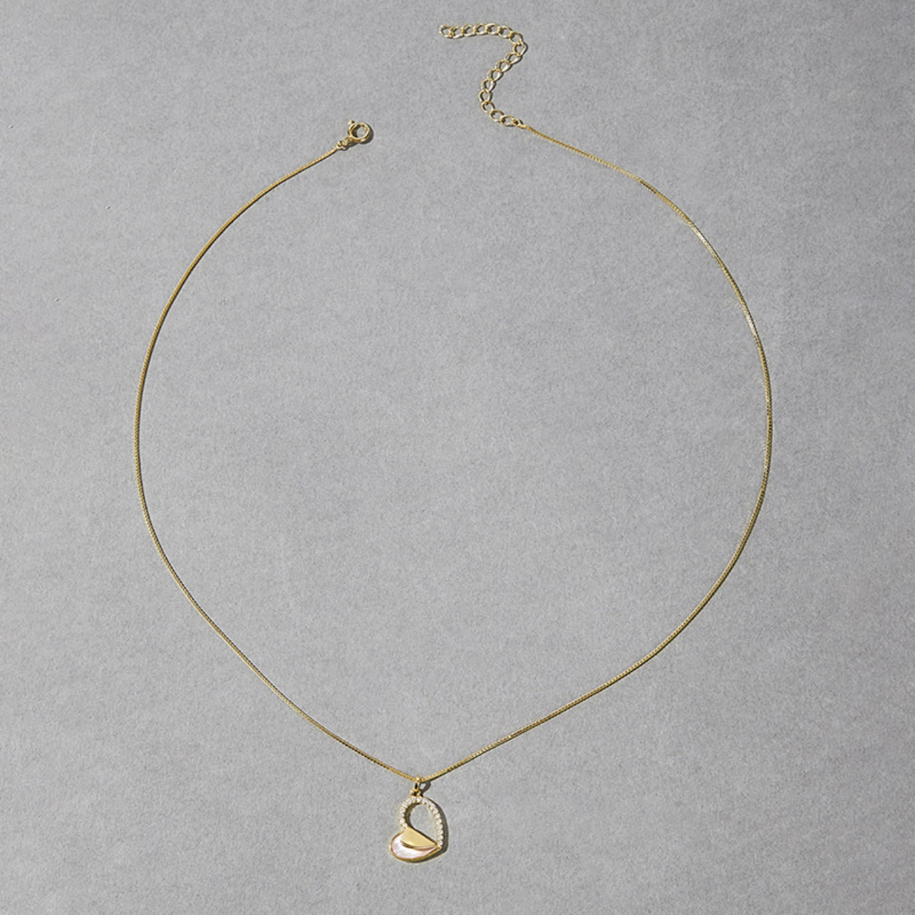 [Ice Cube] Cubic Zirconia and Mother-of-Pearl Necklace in Sterling Silver