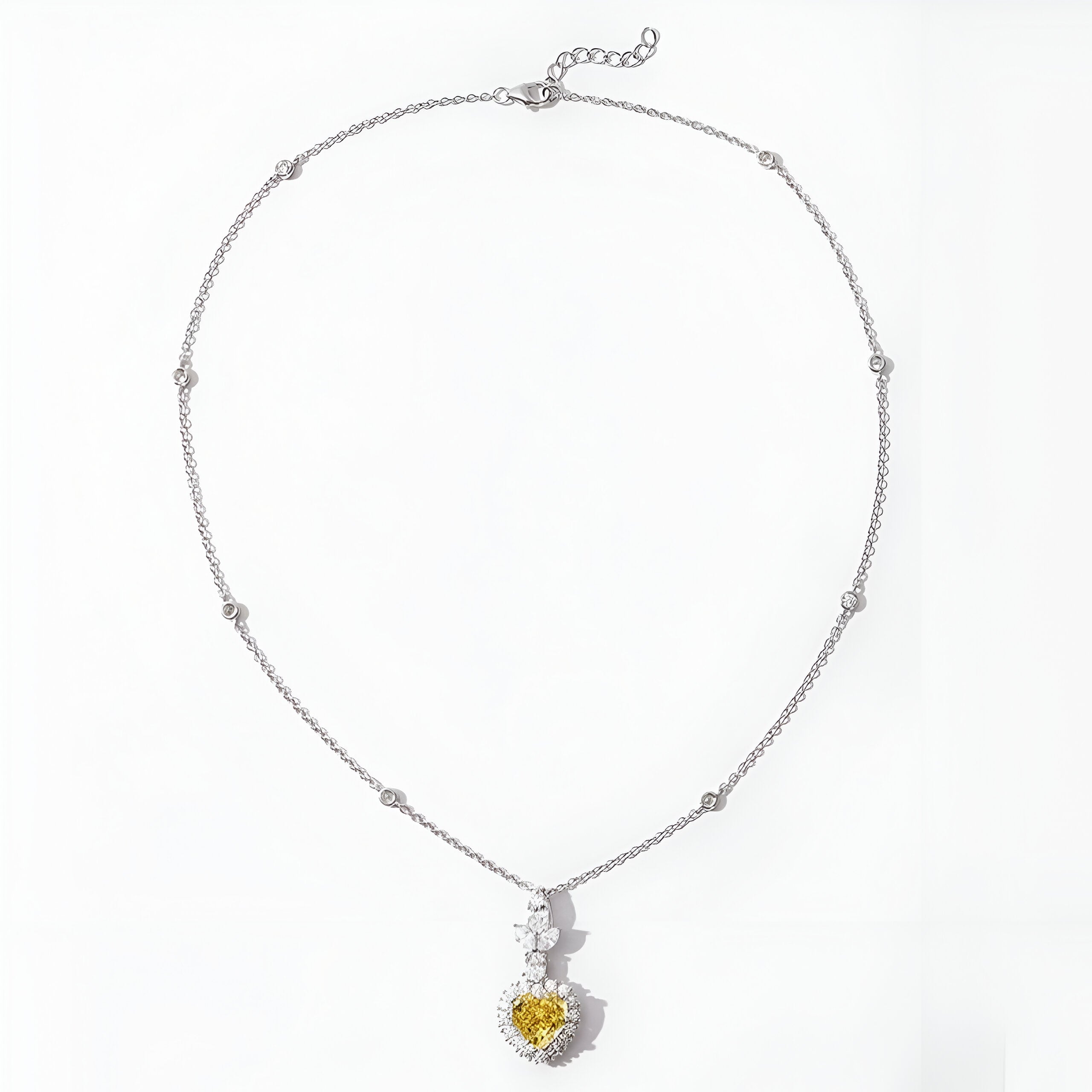 [Golden Heart] Cubic Zirconia Necklace in Sterling Silver