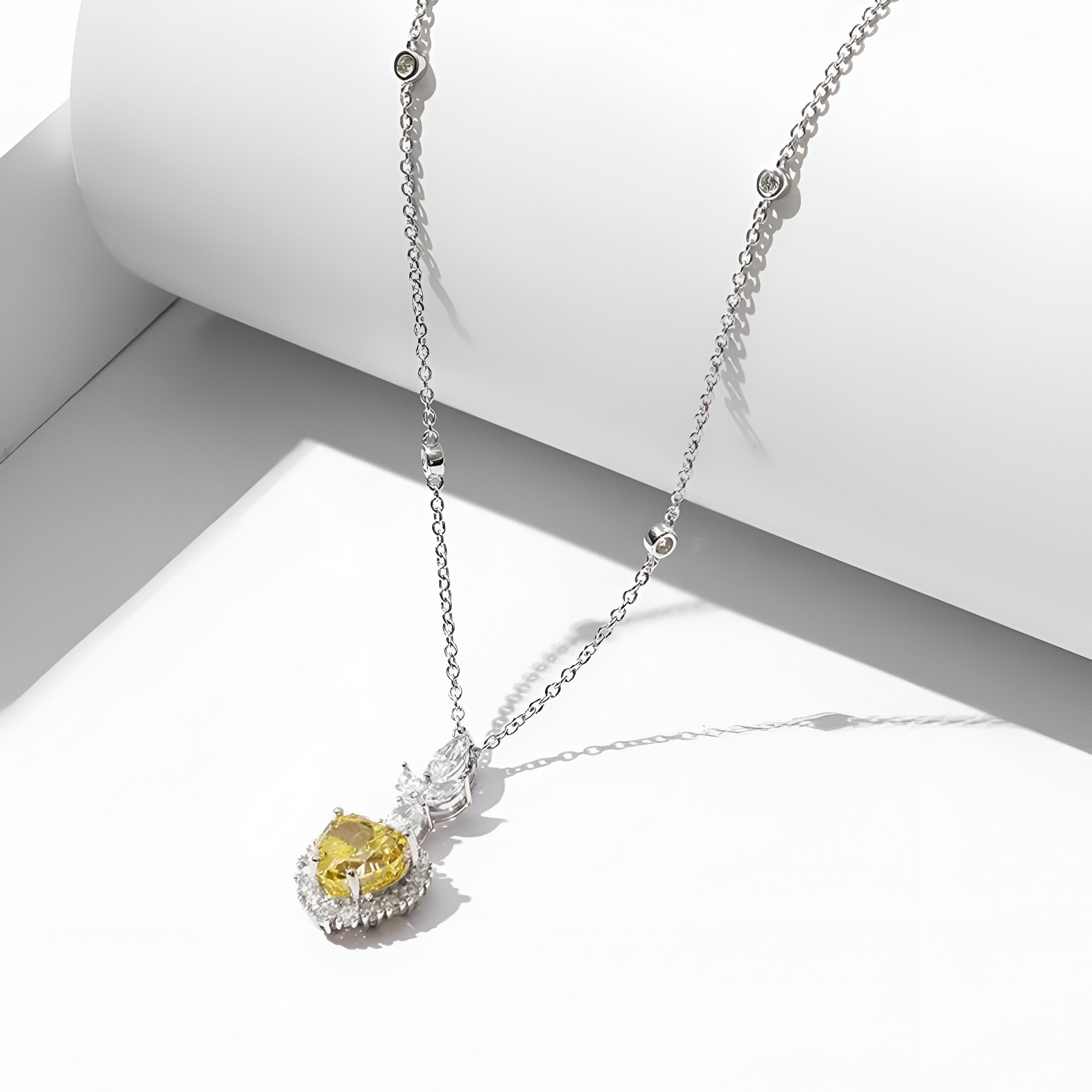 [Golden Heart] Cubic Zirconia Necklace in Sterling Silver
