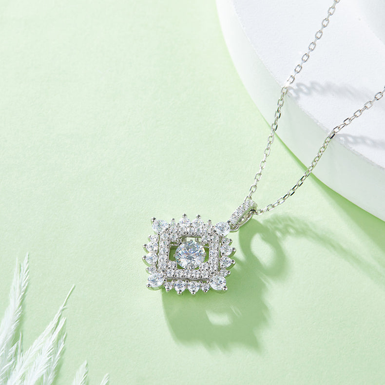[Rhombus] 0.5 Carat D Color Moissanite Necklace in Sterling Silver