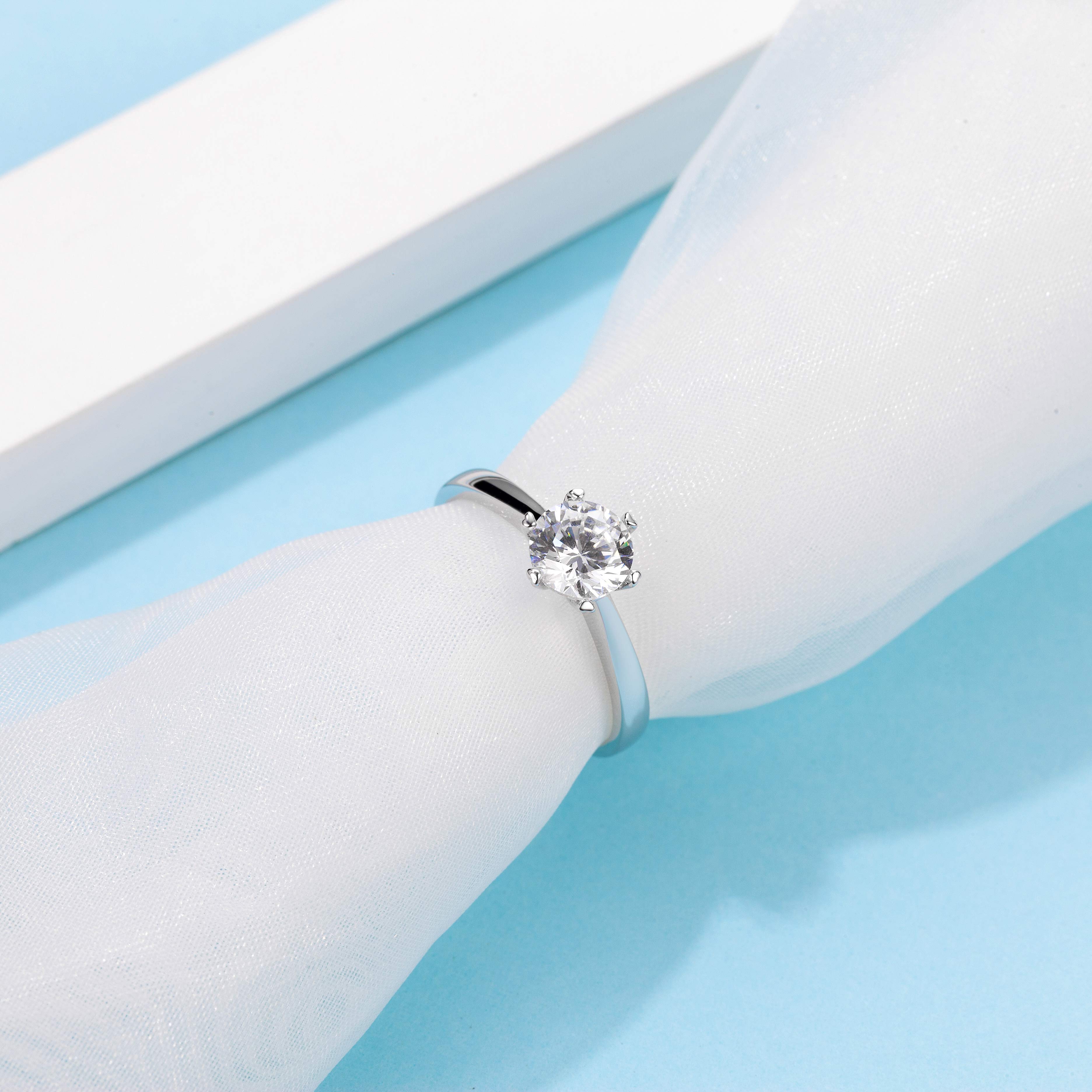 [The Classic Six Claws] Straight Arm 1 carat D Color Moissanite Ring in Sterling Silver