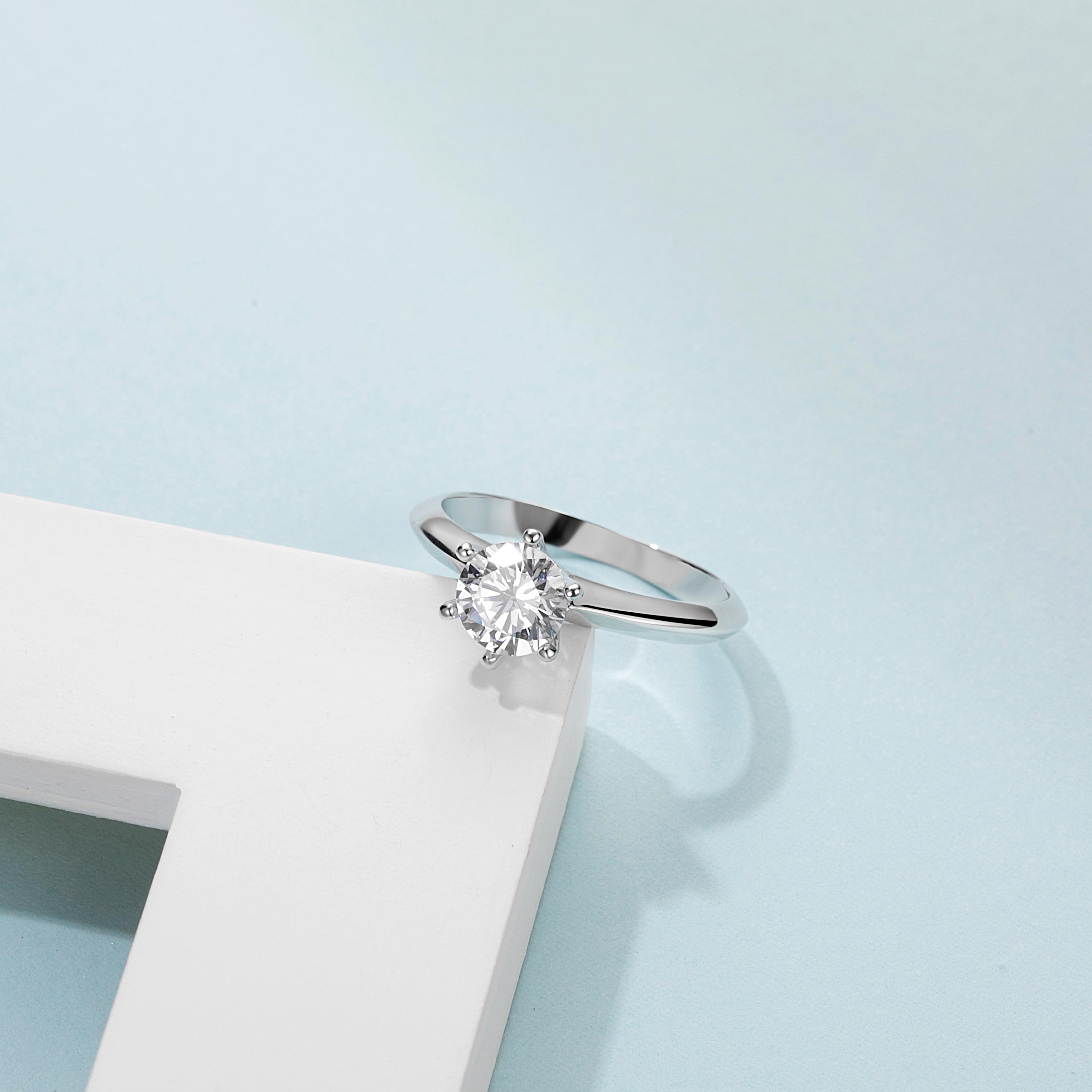 [The Classic Six Claws] Straight Arm 1 carat Lab-Grown Diamond Ring in 18K White Gold