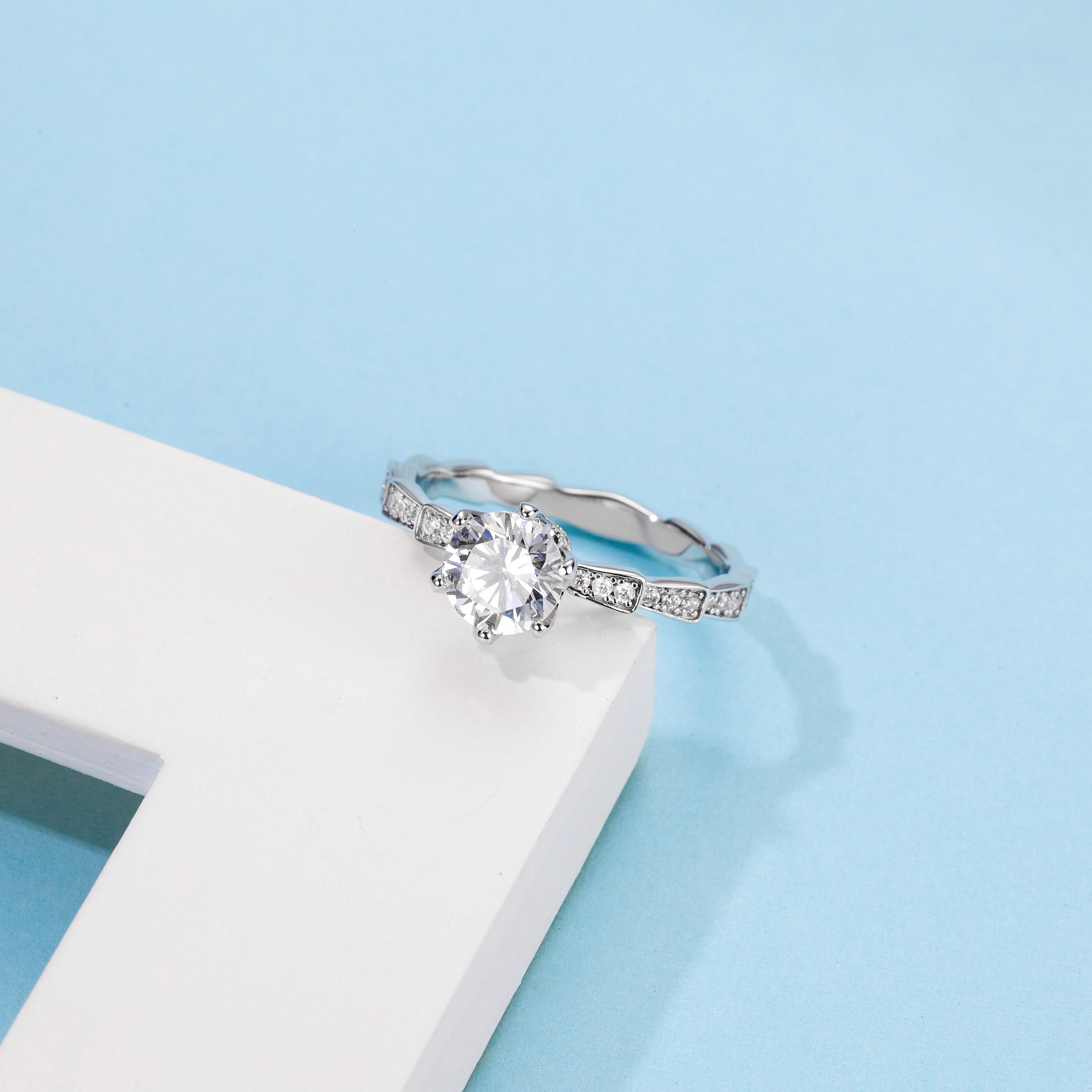 [Serpenti Snake] Straight Arm luxury pavé 1 carat D Color Moissanite Ring in Sterling Silver