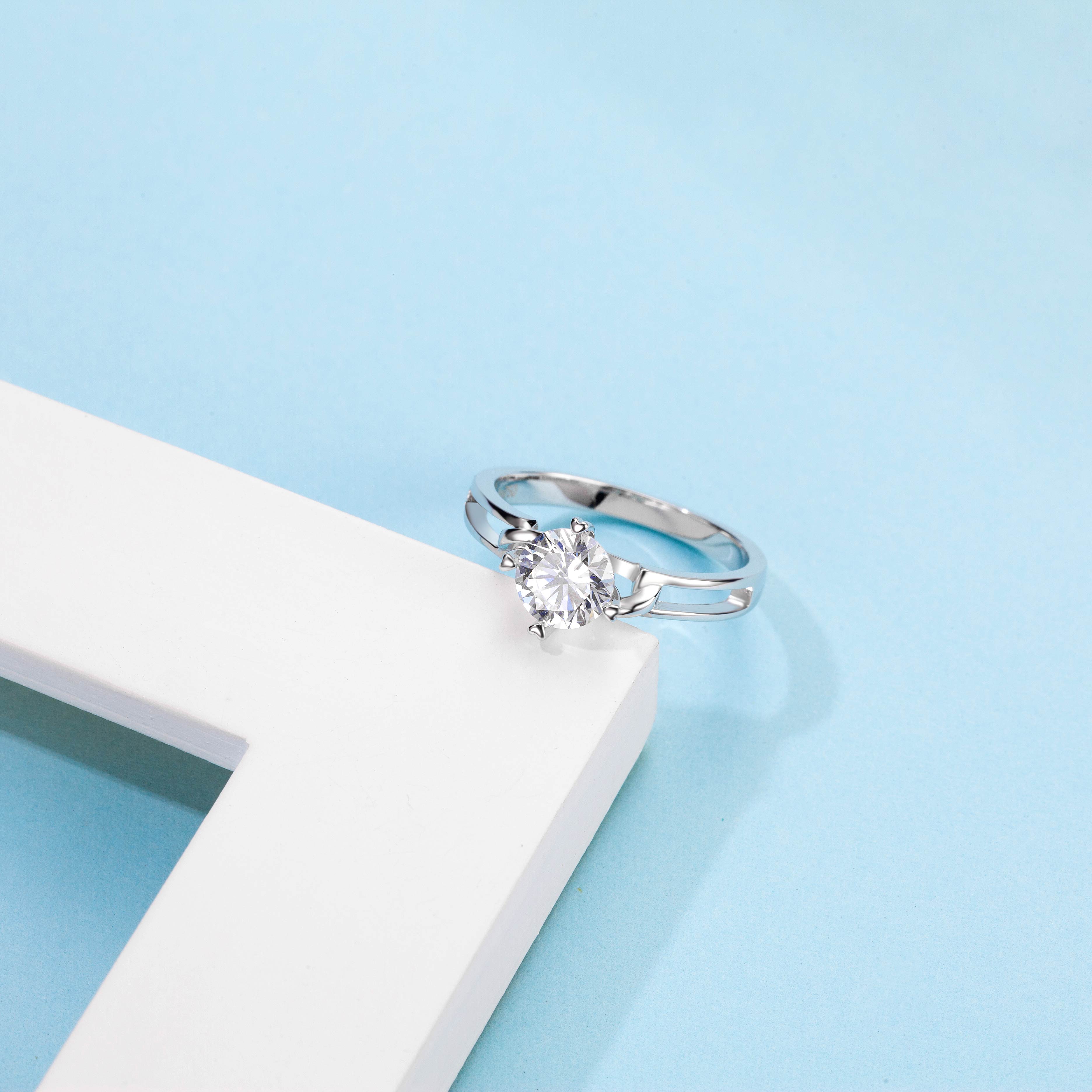[The Twisted Floral] Straight Arm Hollow 1 carat D Color Moissanite Ring in Sterling Silver