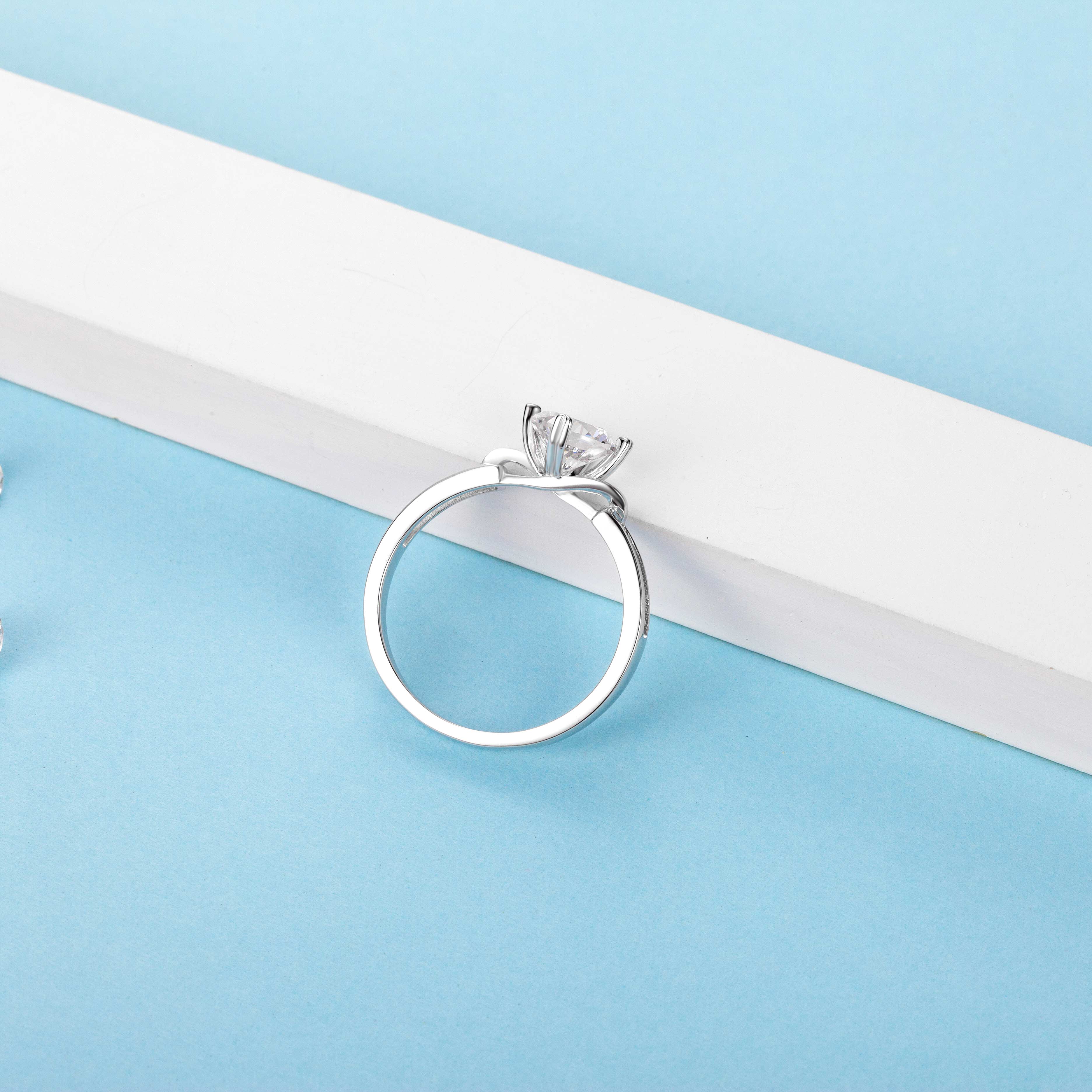 [The Twisted Floral] Straight Arm Hollow 1 carat D Color Moissanite Ring in Sterling Silver