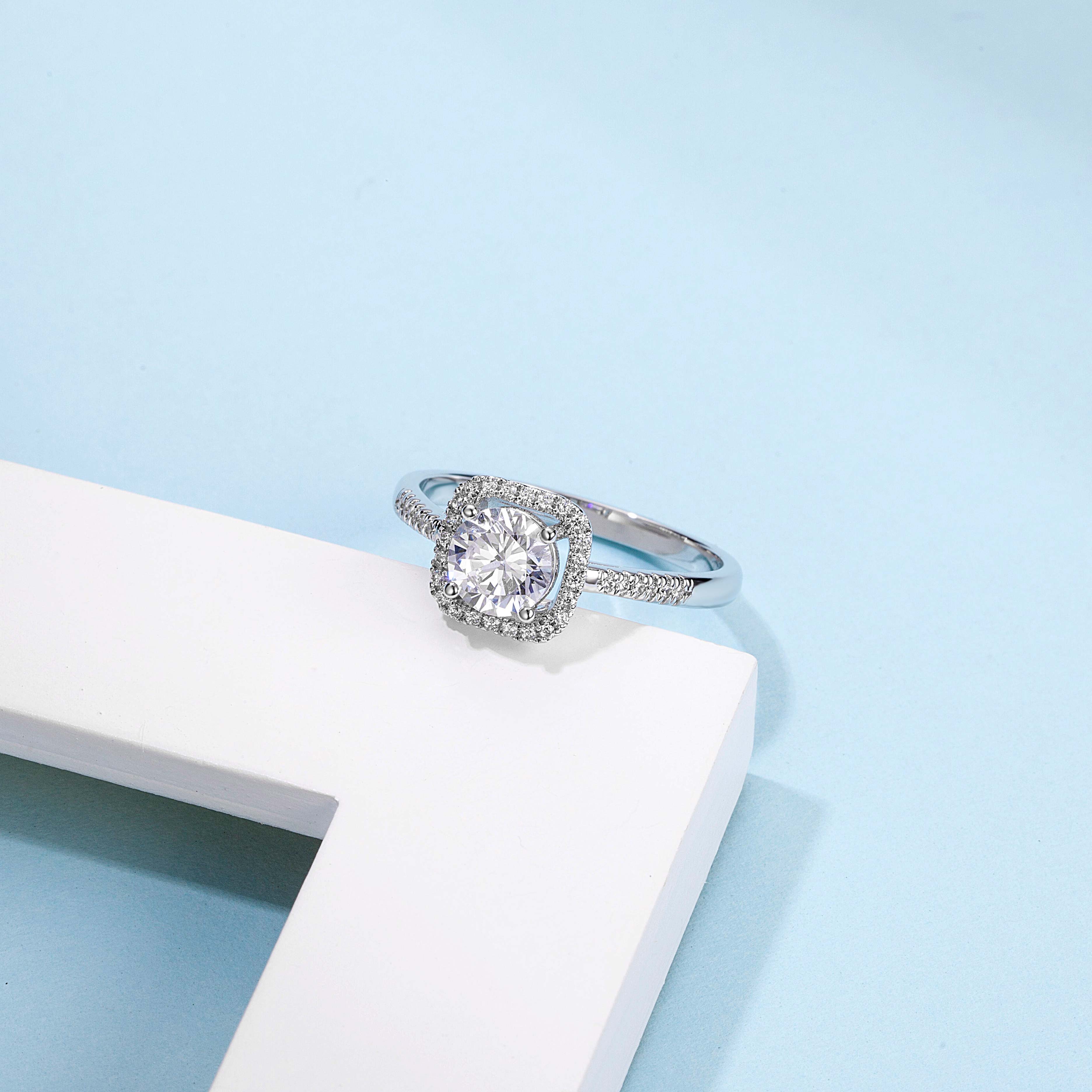 [Mutuality] Straight Arm Micro-paved 1 carat D Color Moissanite Ring in Sterling Silver