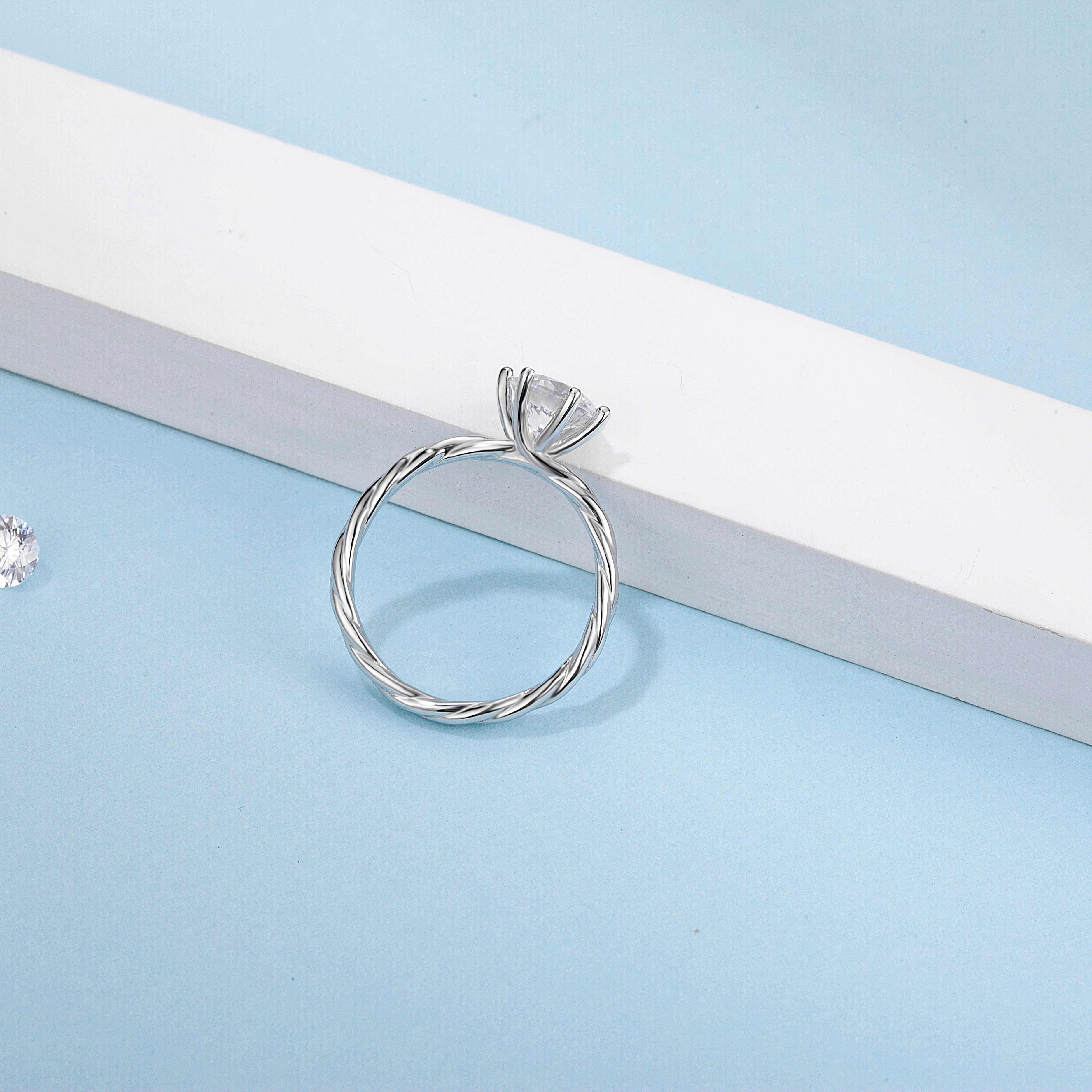 [The Vine] Straight Arm 1 carat D Color Moissanite Ring in Sterling Silver