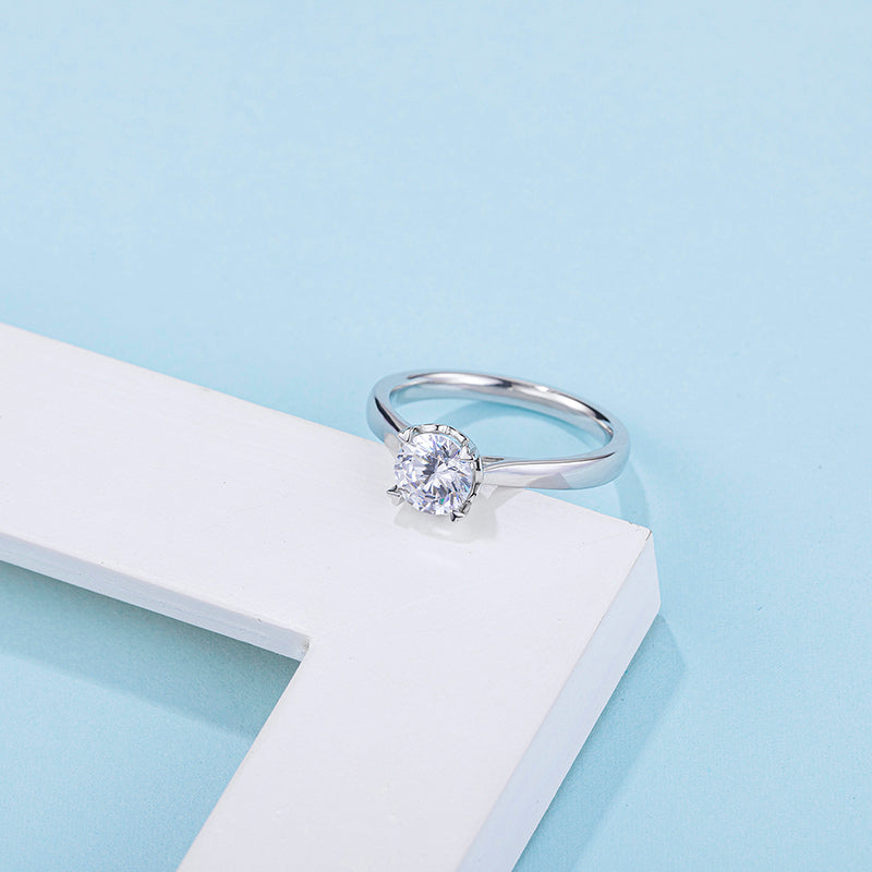 [The Heart] Straight Arm Four Claws 1 carat D Color Moissanite Ring in Sterling Silver