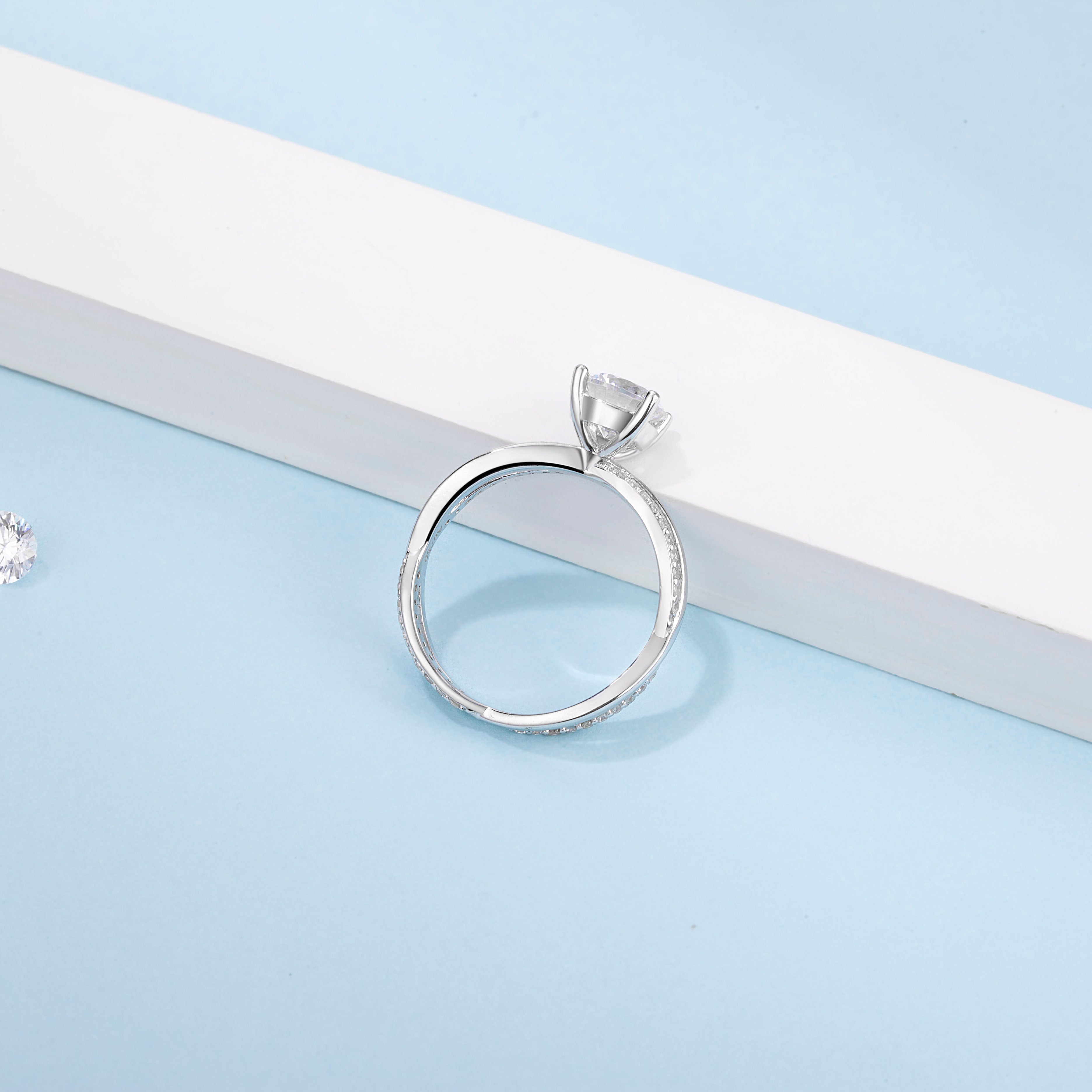 [Cerebrations] Doubled Arms 1 carat D Color Moissanite Ring in Sterling Silver