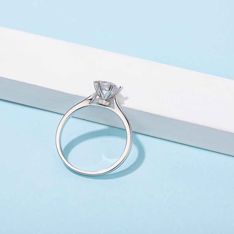 [Turn of Fortune] Straight Arm Micro-paved 1 carat D Color Moissanite Ring in Sterling Silver