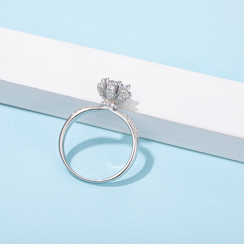 [Flower Beauty] Straight Arm Luxurious setting 1 carat D Color Moissanite Ring in Sterling Silver
