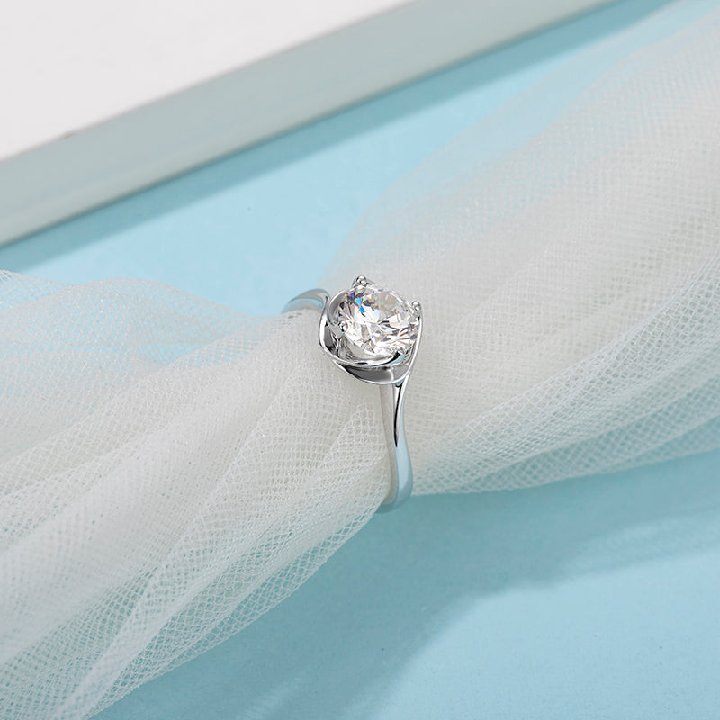 [Flower Bud] Twisted Arm 1 carat D Color Moissanite Ring in Sterling Silver