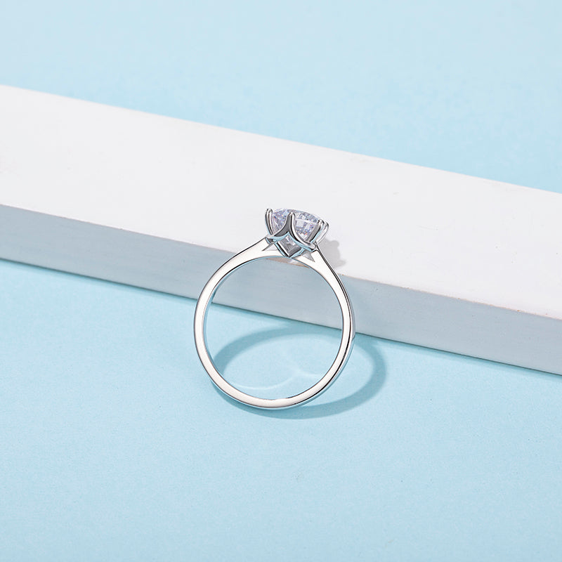 [Sweetness] Straight Arm Six Claws 1 carat D Color Moissanite Ring in Sterling Silver