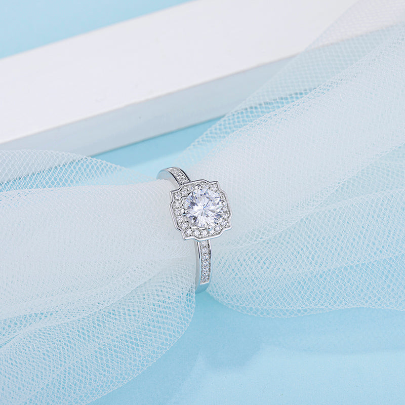 [Auspiciousness] Straight Arm Micro-paved 1 carat D Color Moissanite Ring in Sterling Silver