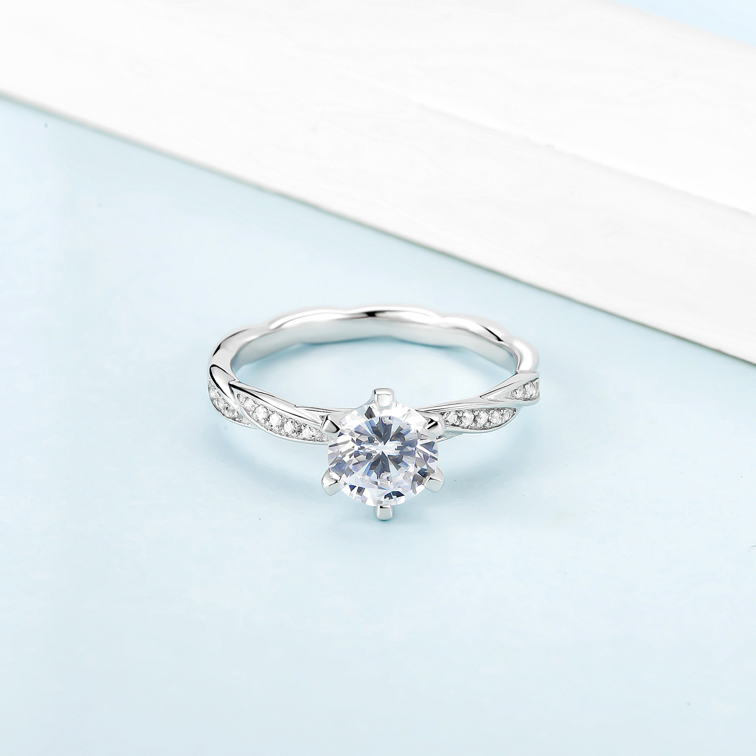 [Unity] Straight Arm twisted pave 1 carat D Color Moissanite Ring in Sterling Silver