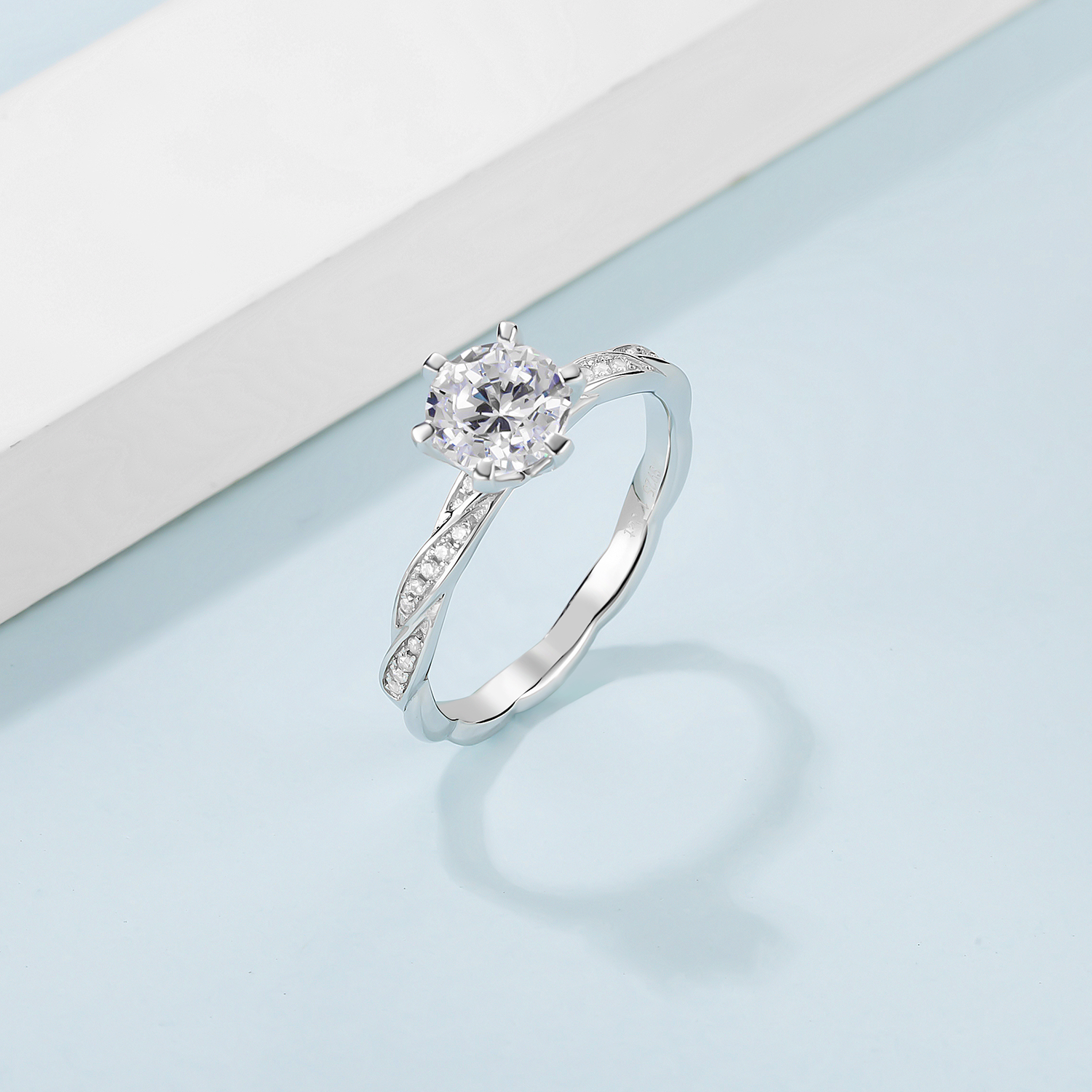 [Unity] Straight Arm twisted pave 1 carat D Color Moissanite Ring in Sterling Silver