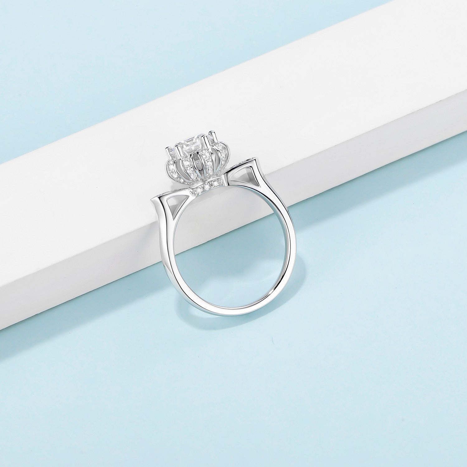 [Excellence] Straight Arm 1 carat D Color Moissanite Ring in Sterling Silver