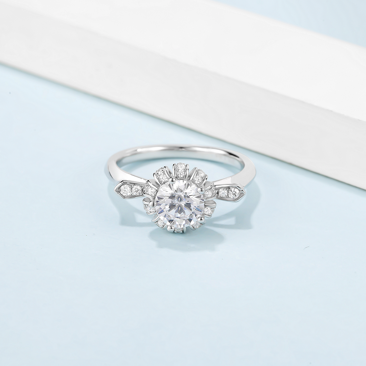 [Excellence] Straight Arm 1 carat D Color Moissanite Ring in Sterling Silver