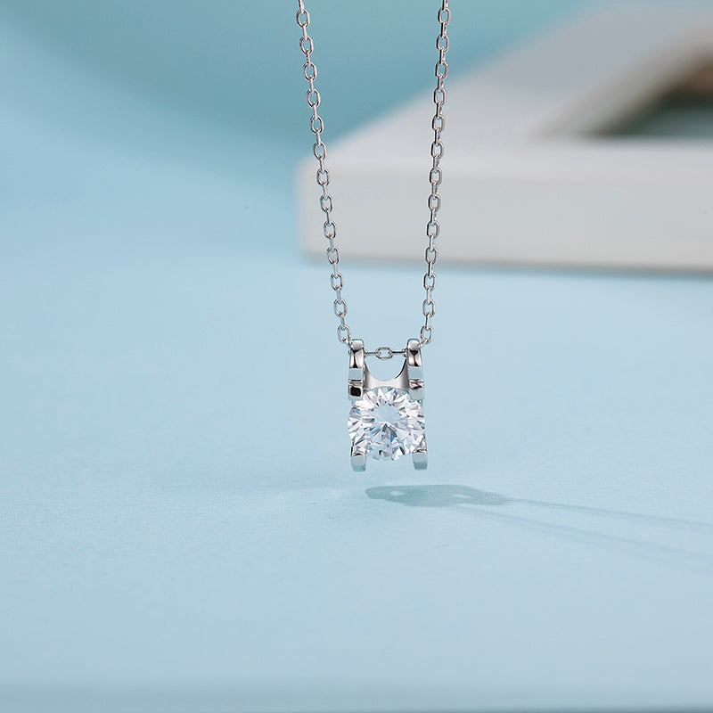 [Classic Bull Head] Moissanite Necklace in Sterling Silver