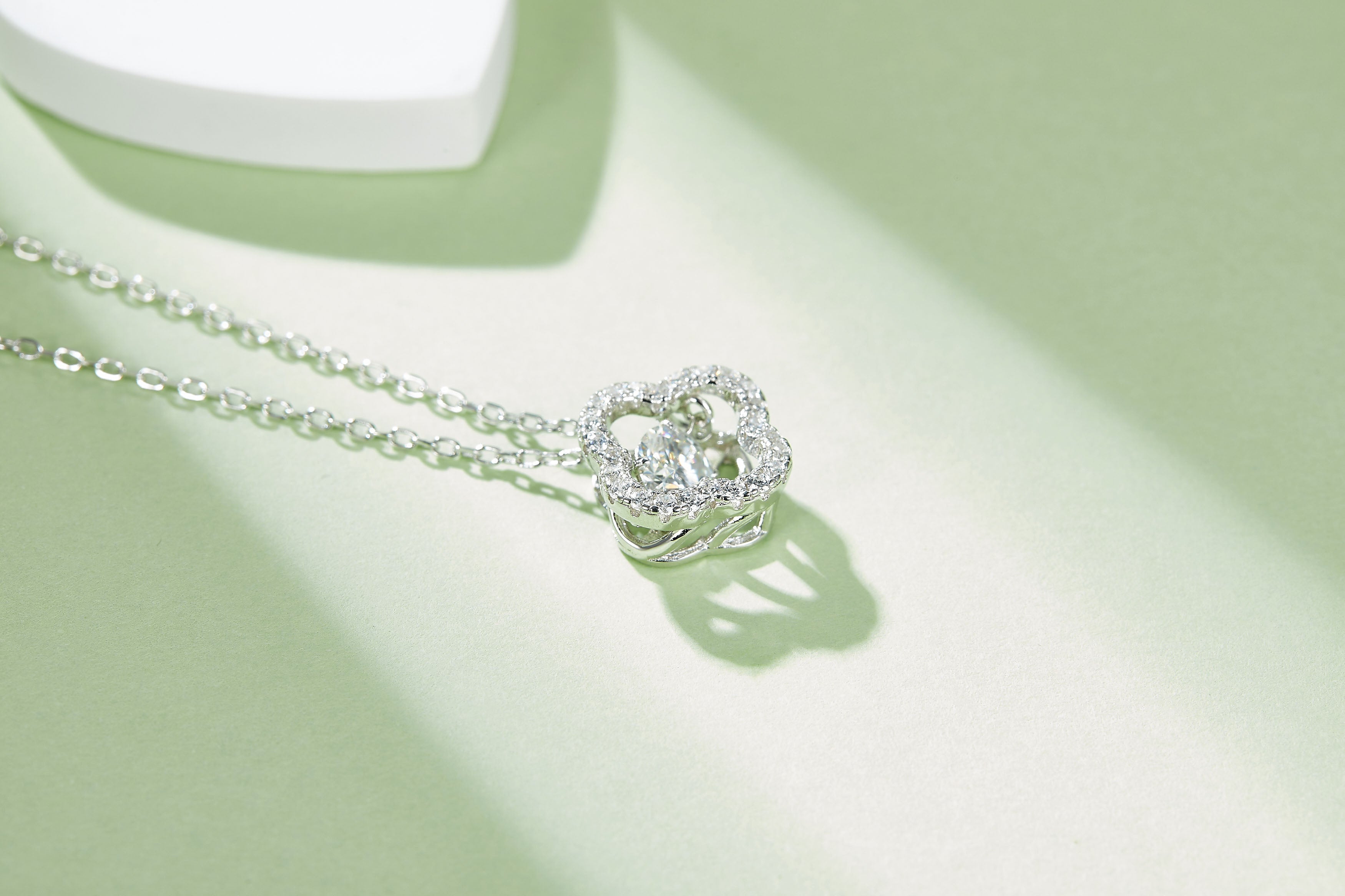 [Four-leaf Clover] 0.5 Carat D Color Moissanite Necklace in Sterling Silver