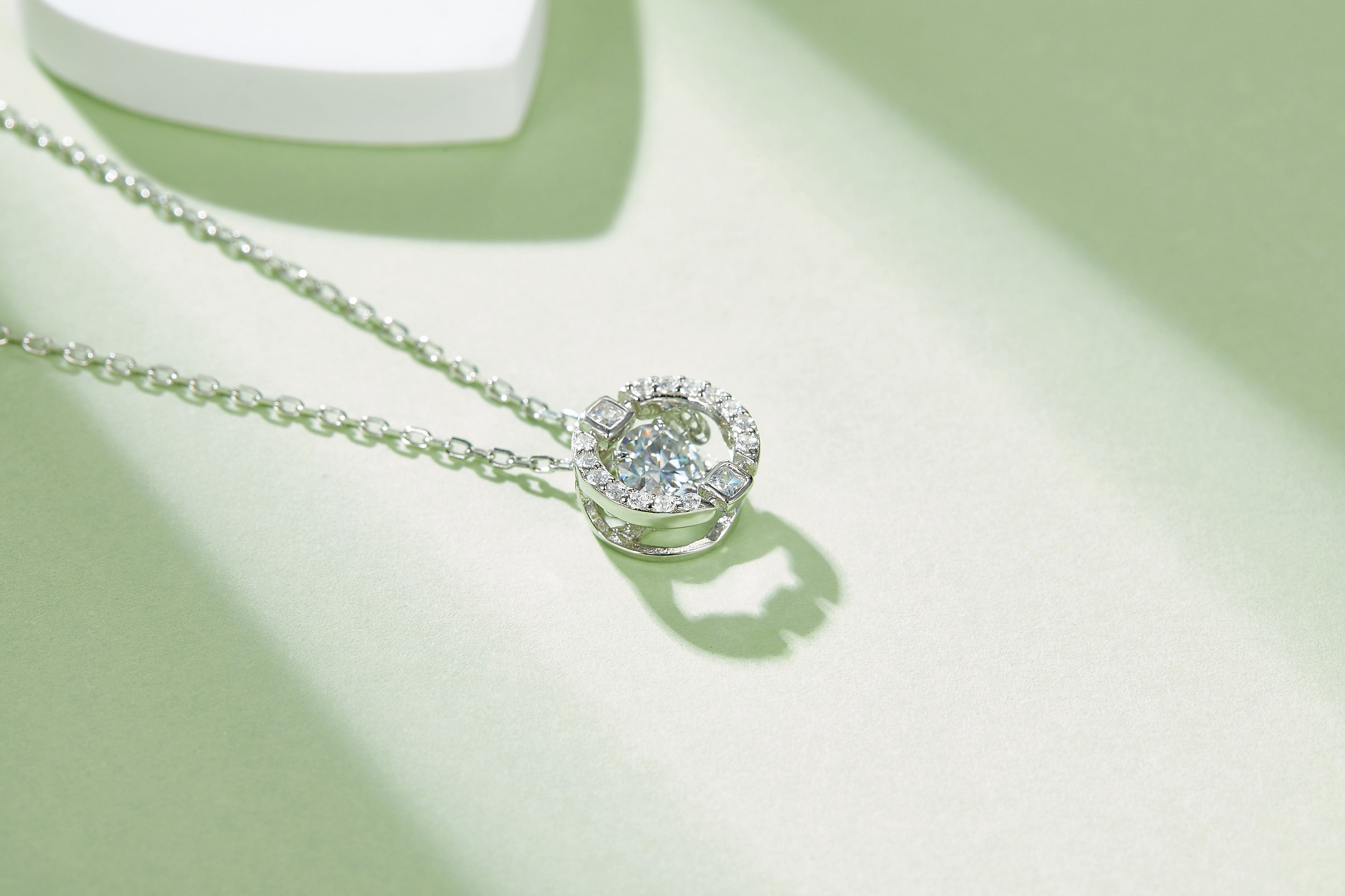 [Dream-fulfilling] 0.5 Carat Moissanite Necklace in Sterling Silver