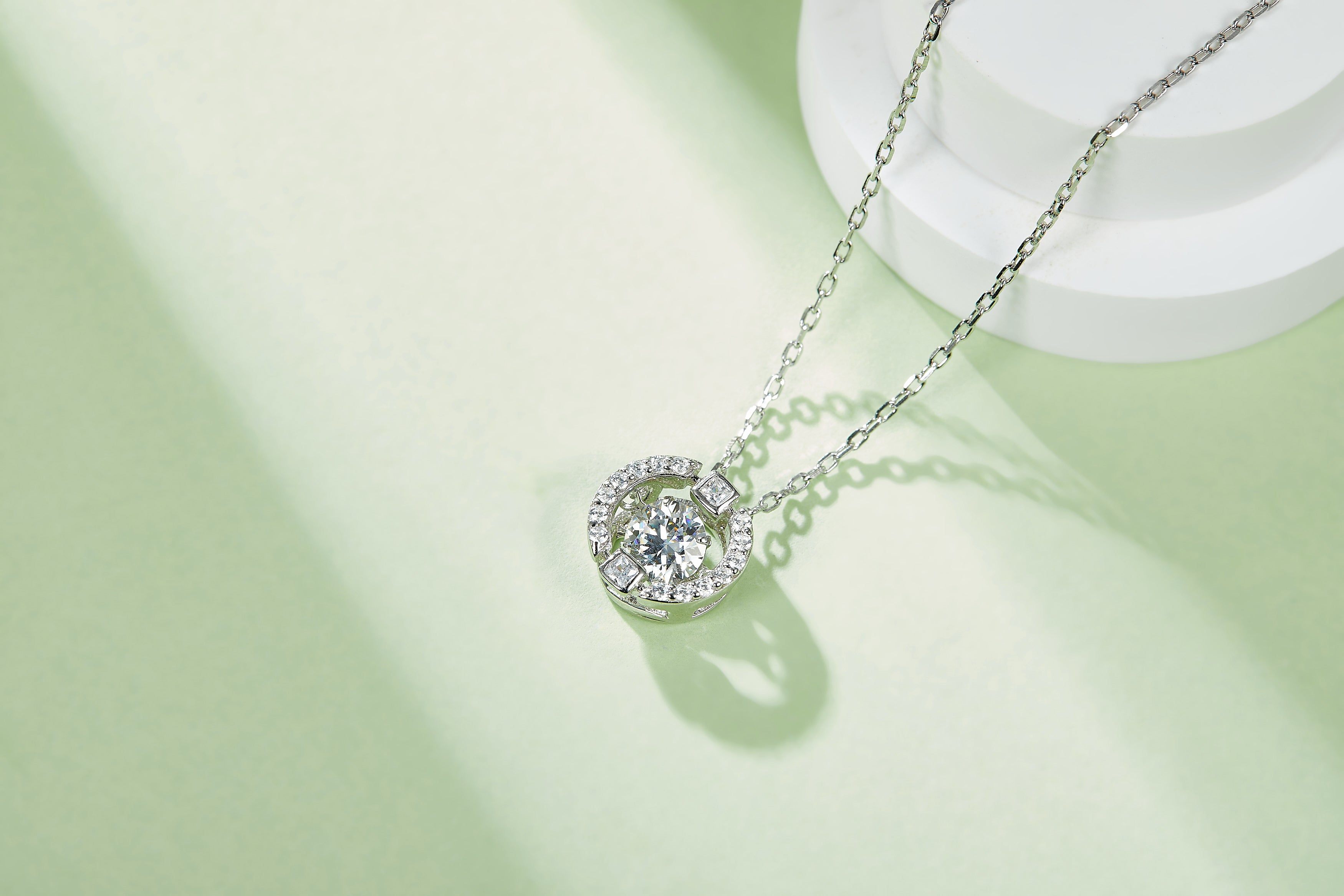 [Dream-fulfilling] 0.5 Carat Moissanite Necklace in Sterling Silver