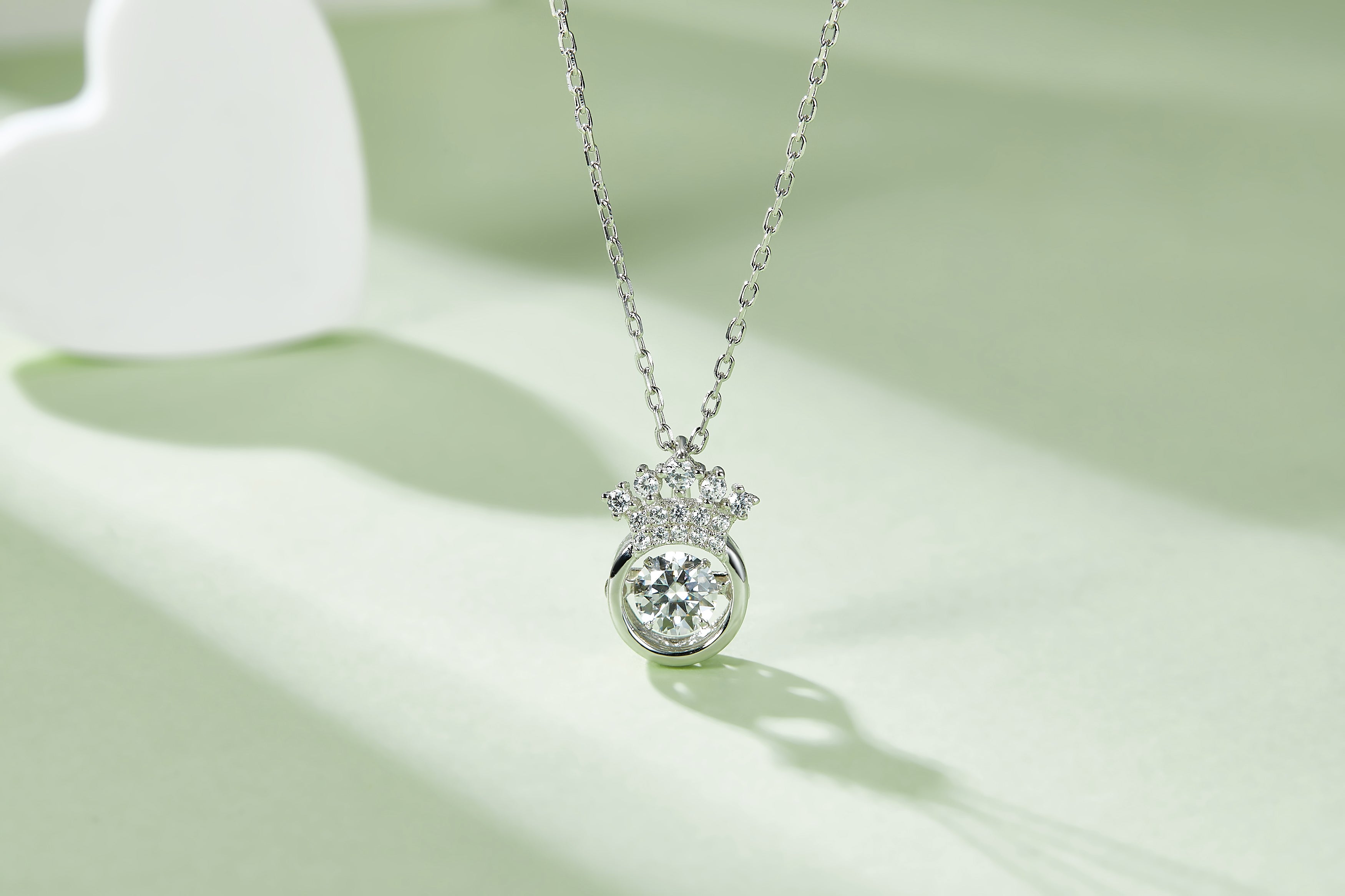 [Little Crown] 0.5 Carat D Color Moissanite Necklace in Sterling Silver