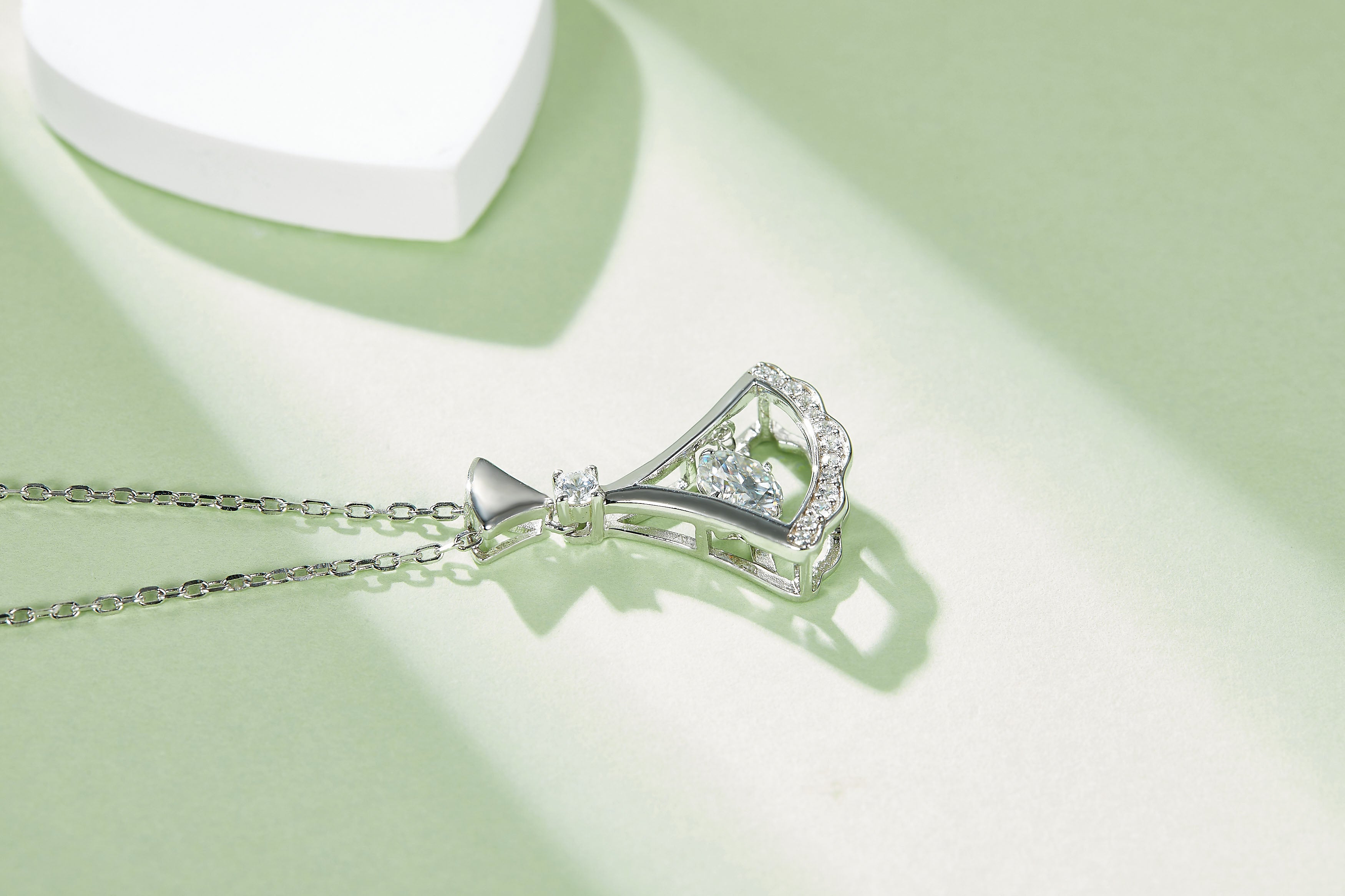 [Lively Dance] 0.5 Carat D Color Moissanite Necklace in Sterling Silver