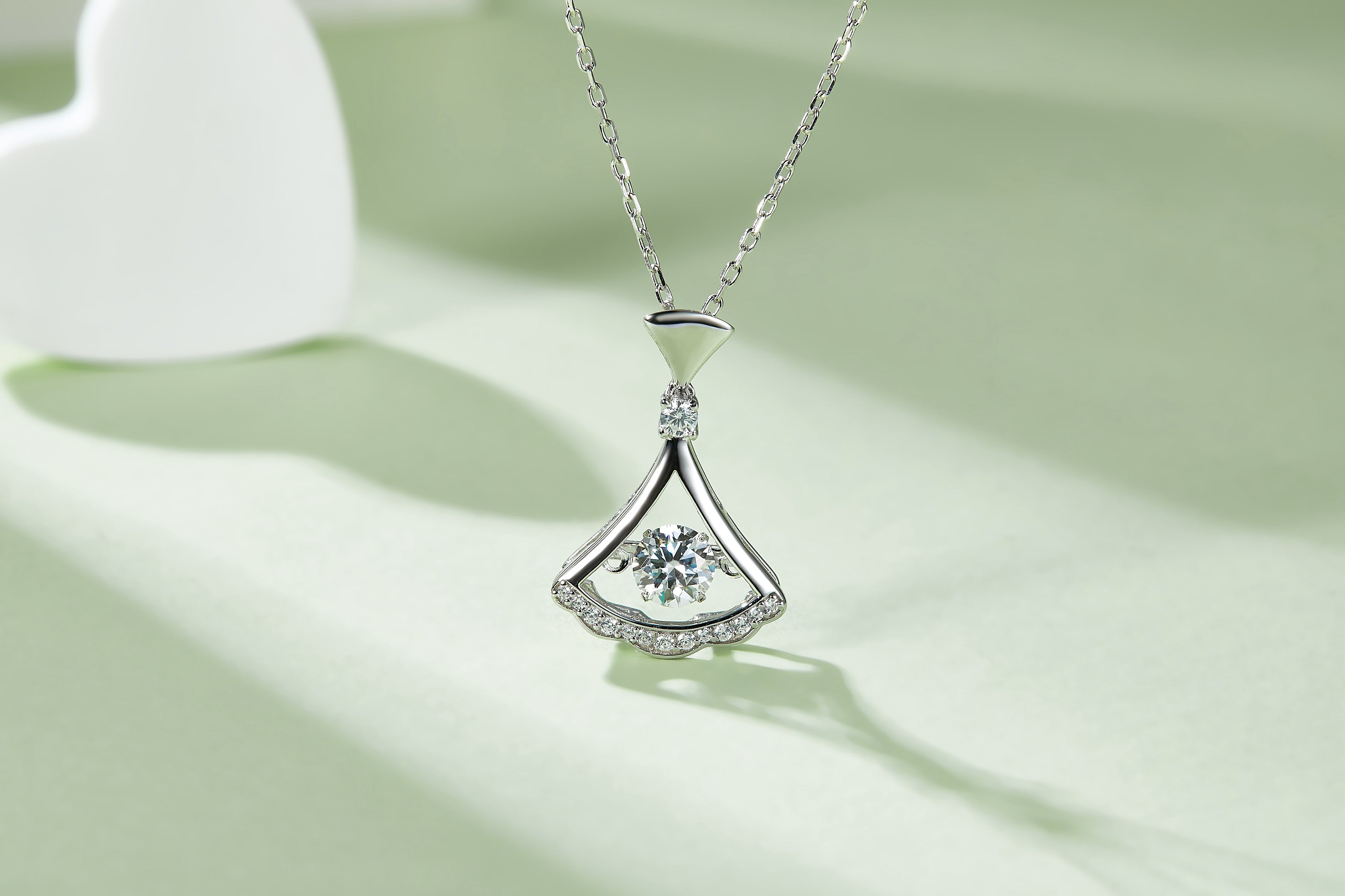 [Lively Dance] 0.5 Carat D Color Moissanite Necklace in Sterling Silver