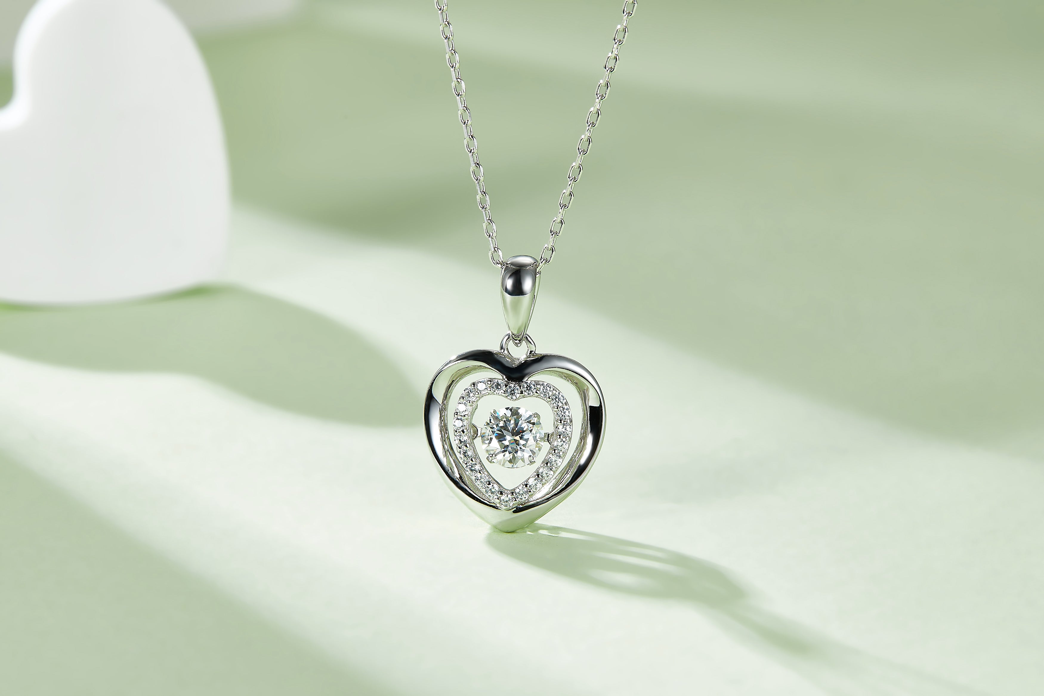 [Heart Embrace] 0.5 Carat D Color Moissanite Necklace in Sterling Silver