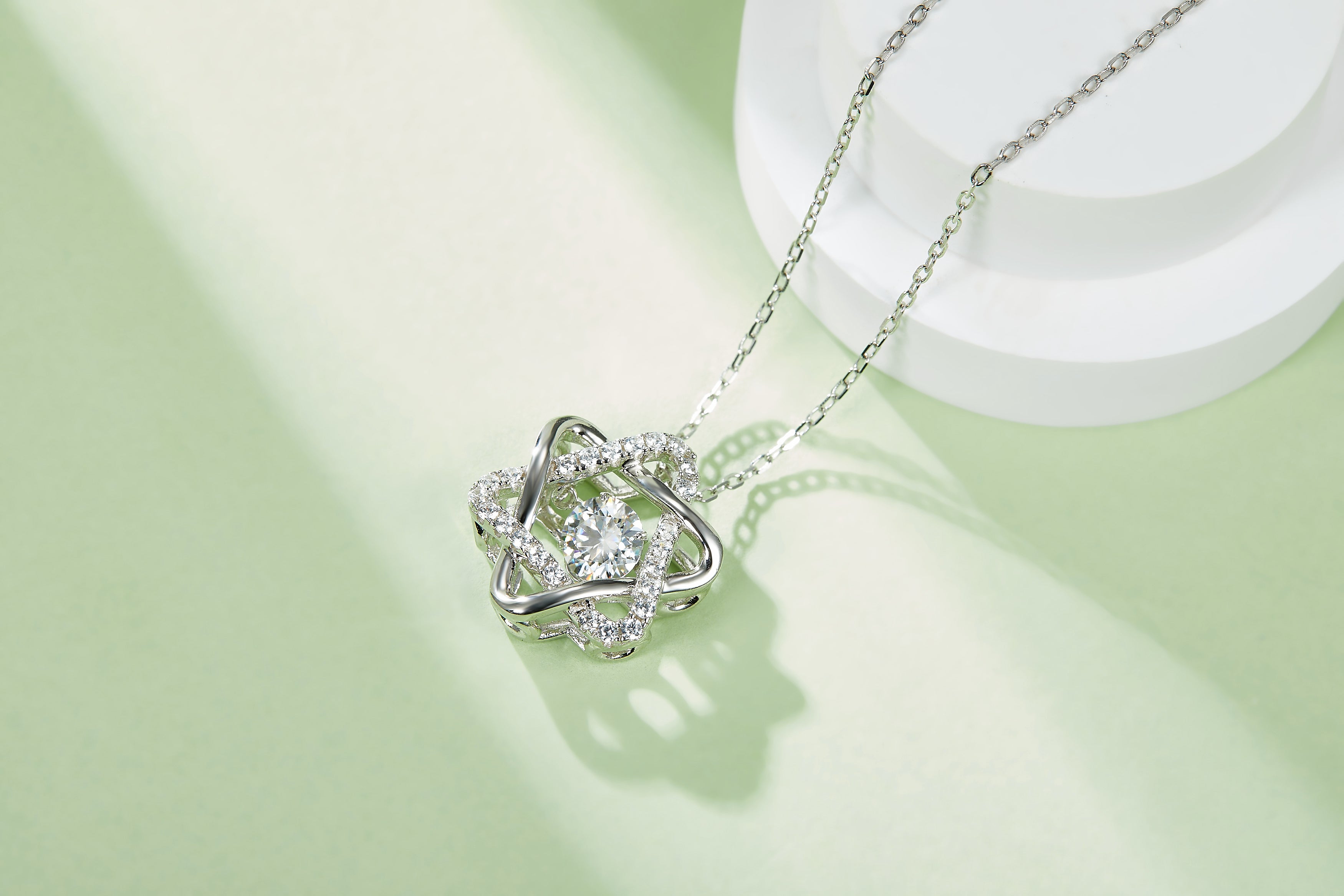 [Hexagram] 0.5 Carat D Color Moissanite Necklace in Sterling Silver