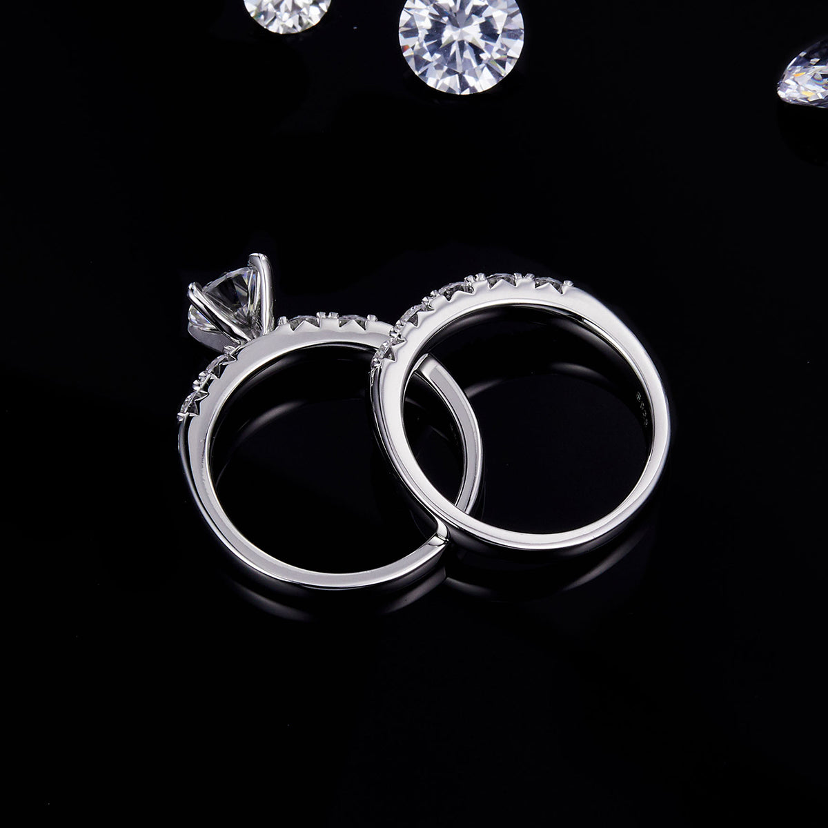 Four Claws 0.8 carat Lab-Grown Diamond Ring in 18K White Gold main and side stackable ring set