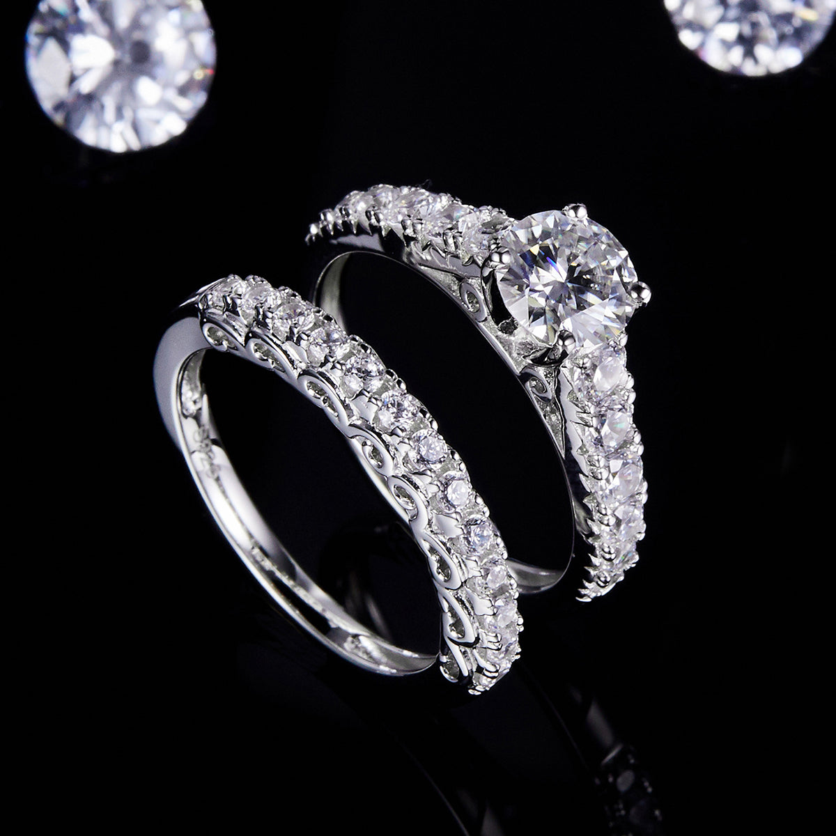 Four Claws 1 carat Lab-Grown Diamond Ring in 18K White Gold main and side stackable ring set