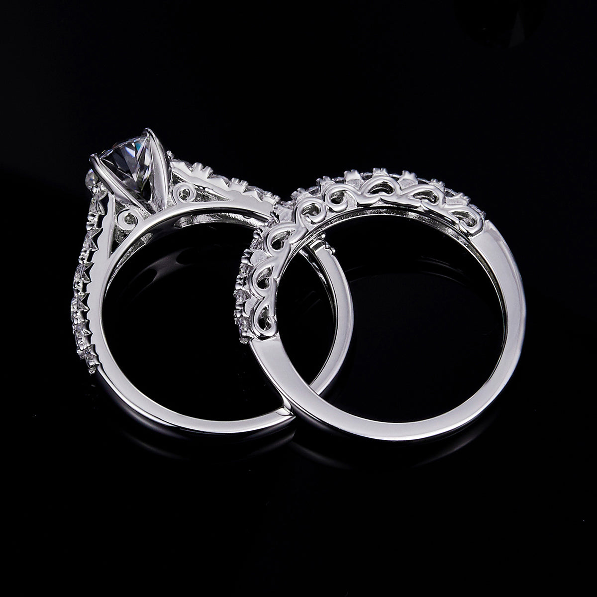 Four Claws 1 carat Lab-Grown Diamond Ring in 18K White Gold main and side stackable ring set