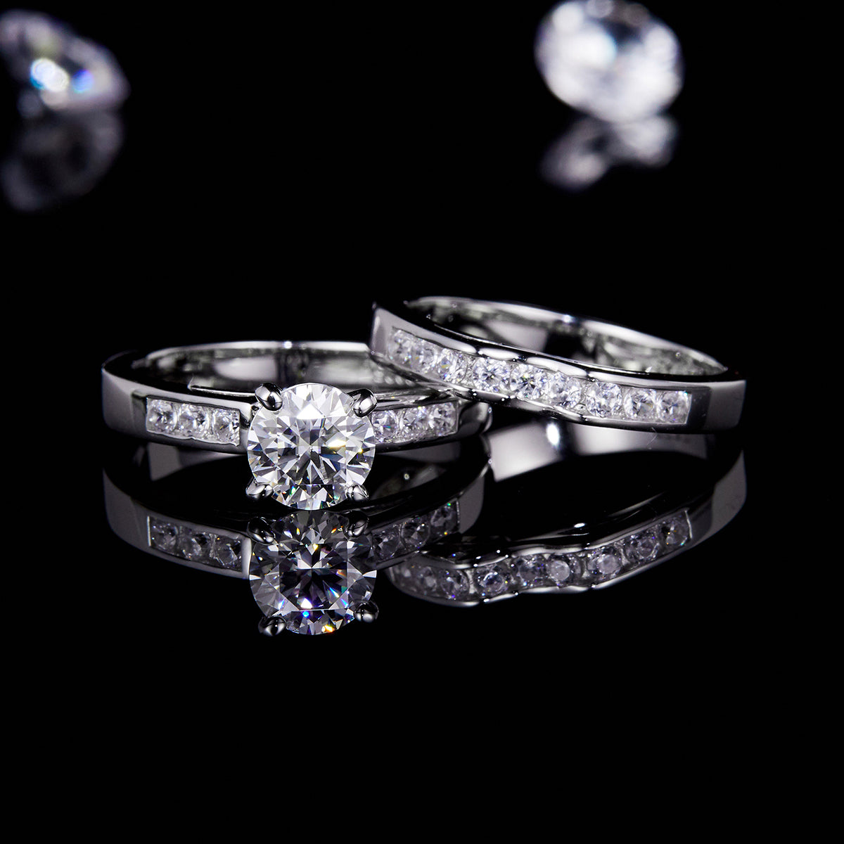 Four Claws 1 carat  Lab-Grown Diamond Ring in 18K White Gold main and side stackable ring set