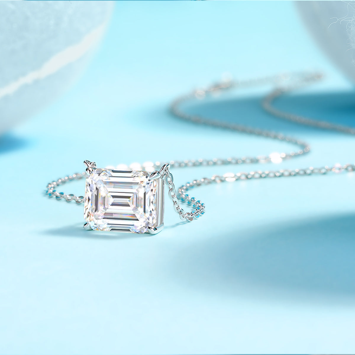 [Emerald] 5.0 carat Moissanite Necklace in Sterling Silver